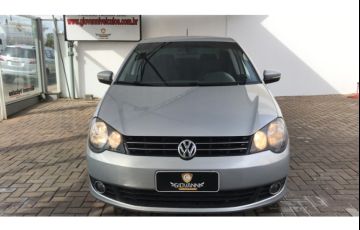 Volkswagen Polo Sedan Comfortline 1.6 8V (Flex) - Foto #4