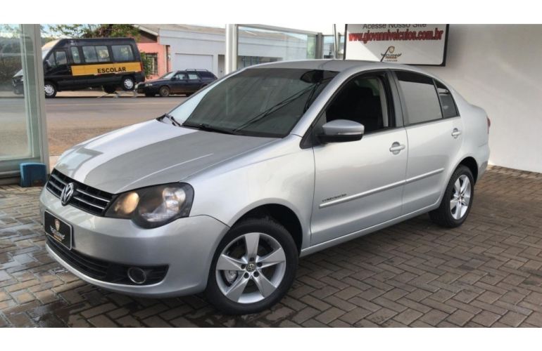 Volkswagen Polo Sedan Comfortline 1.6 8V (Flex) - Foto #6