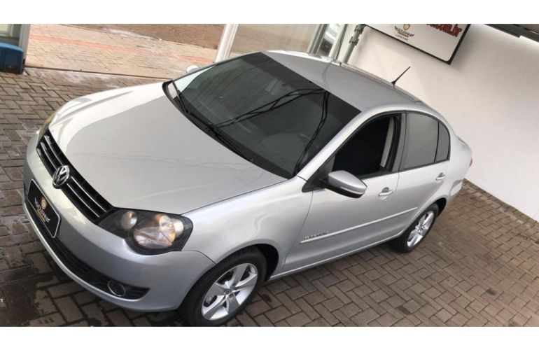 Volkswagen Polo Sedan Comfortline 1.6 8V (Flex) - Foto #9