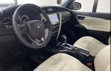 Toyota Hilux Sw4 2.8 D-4d Turbo Diamond 7l 4x4 - Foto #7