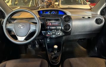Toyota Etios 1.3 X 16v - Foto #9