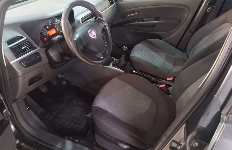 Fiat Punto 1.6 Essence 16v - Foto #4