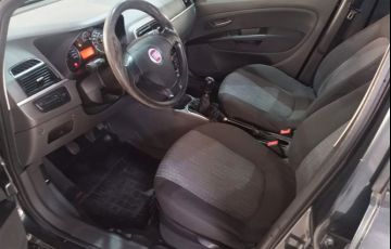 Fiat Punto 1.6 Essence 16v - Foto #4