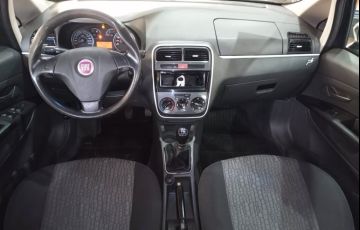 Fiat Punto 1.6 Essence 16v - Foto #5