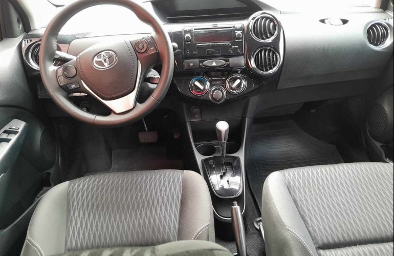 Toyota Etios 1.5 X Plus 16v - Foto #8
