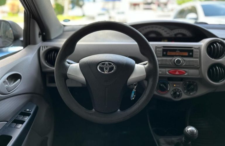 Toyota Etios 1.3 Xs 16v - Foto #9