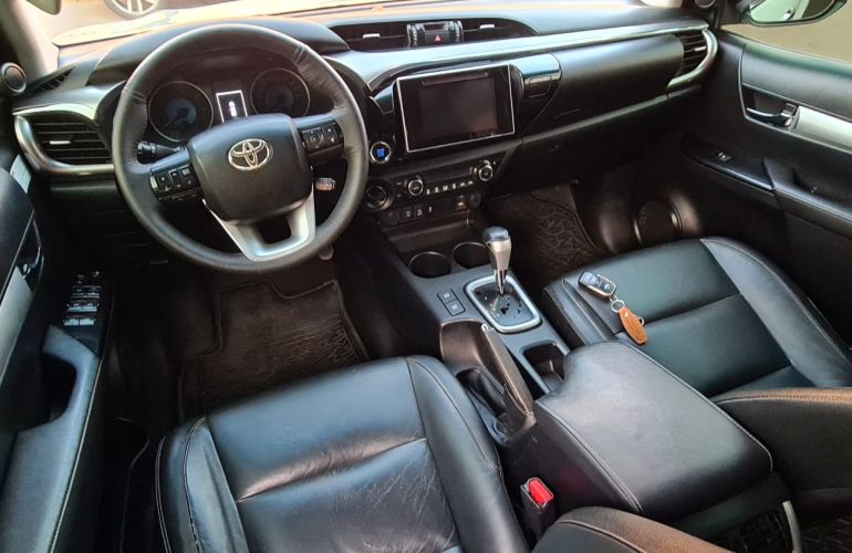 Toyota Hilux 2.8 TDI SRX CD 4x4 (Aut) - Foto #4