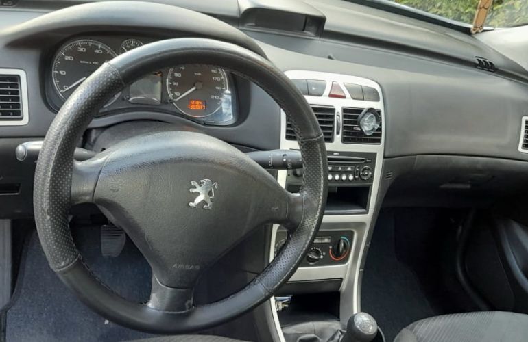 Peugeot 307 Hatch. Presence Pack 1.6 16V (flex) - Foto #5
