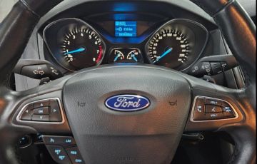 Ford Focus 2.0 SE Fastback 16v - Foto #10