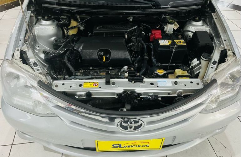 Toyota Etios 1.5 Xls 16v - Foto #8