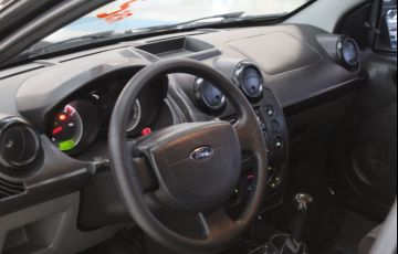 Ford Fiesta 1.0 MPi Hatch 8v - Foto #4