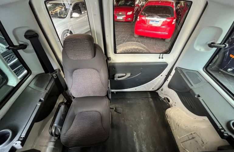 Fiat Doblo 1.8 MPi Adventure Xingu 8v - Foto #9