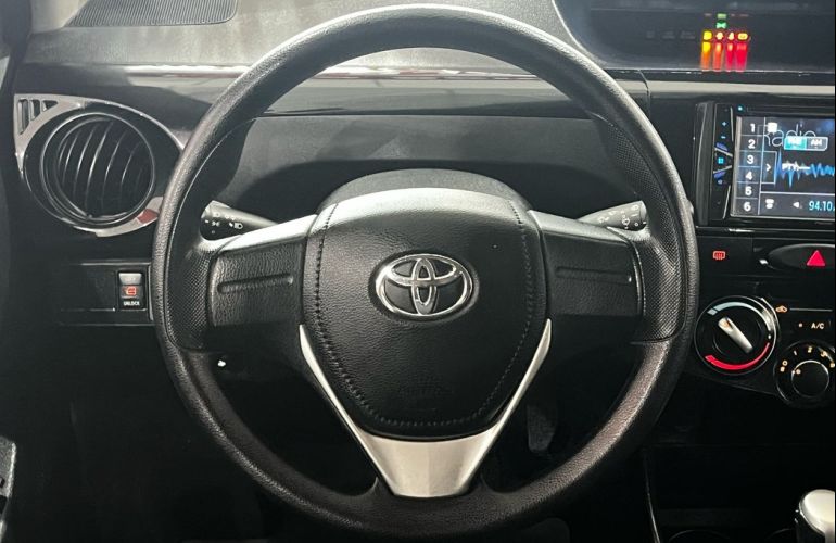 Toyota Etios 1.3 X 16v - Foto #9