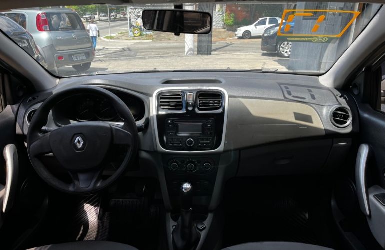 Renault Logan Expression 1.6 8V - Foto #5