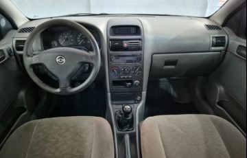 Chevrolet Astra Sedan Expression 2.0 8V - Foto #9