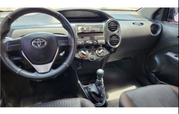 Toyota Etios 1.5 X Plus Sedan 16V Flex 4p Manual - Foto #8