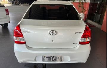Toyota Etios 1.5 X Sedan 16v - Foto #6