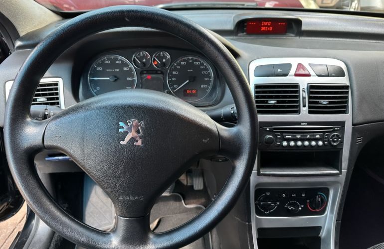 Peugeot 307 Hatch. Presence 1.6 16V (flex) - Foto #8
