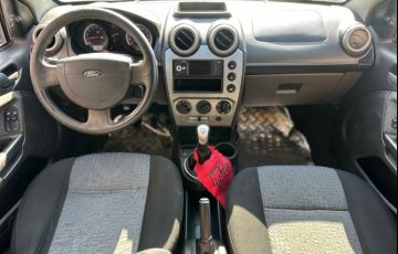 Ford Fiesta 1.6 MPi Sedan 8v - Foto #7