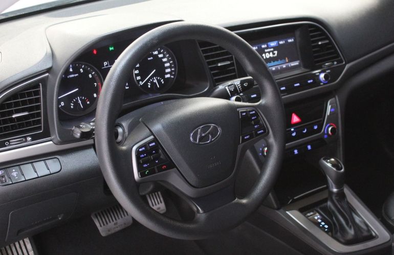Hyundai Elantra 2.0 16v - Foto #4