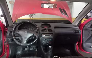 Peugeot 206 Hatch. Presence 1.4 8V - Foto #4