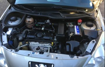 Peugeot 207 Hatch XR 1.4 8V (flex) 4p - Foto #6
