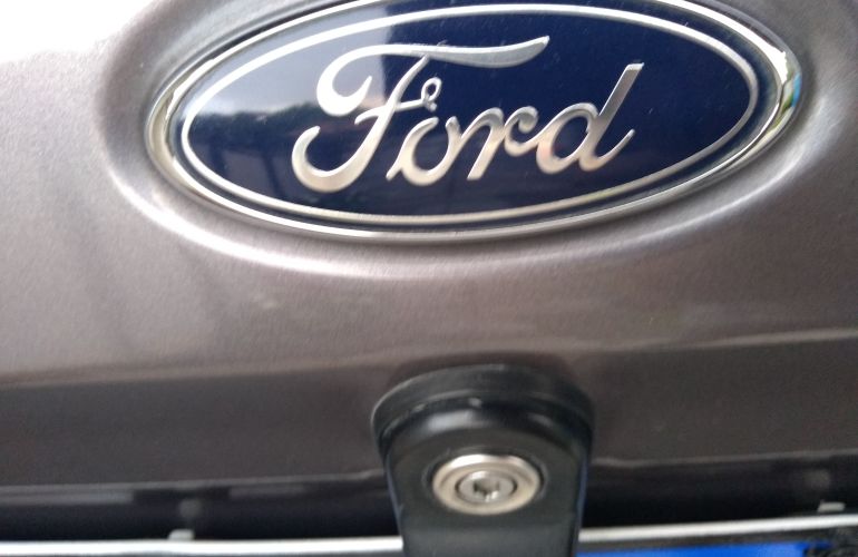 Ford Escort Sedan GL 1.6 MPi 8V - Foto #9