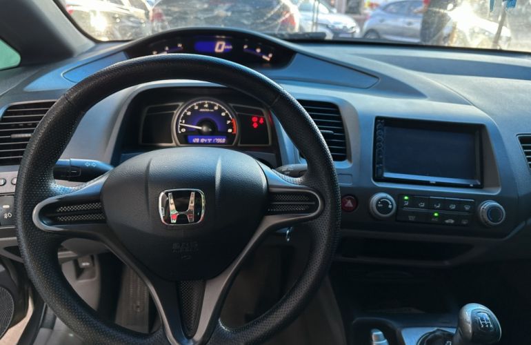Honda Civic LXS 1.8 i-VTEC (Flex) - Foto #5