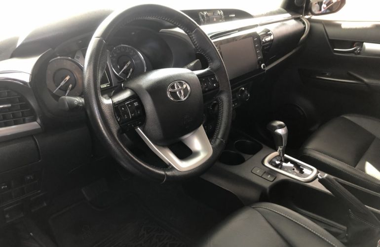 Toyota Hilux CD 2.8 TDI SRV 4WD (Aut) - Foto #9