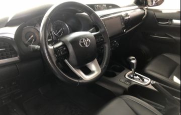 Toyota Hilux CD 2.8 TDI SRV 4WD (Aut) - Foto #9
