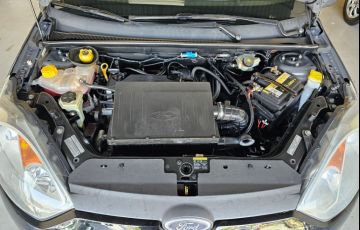 Ford Fiesta 1.6 MPi Class Hatch 8v - Foto #6