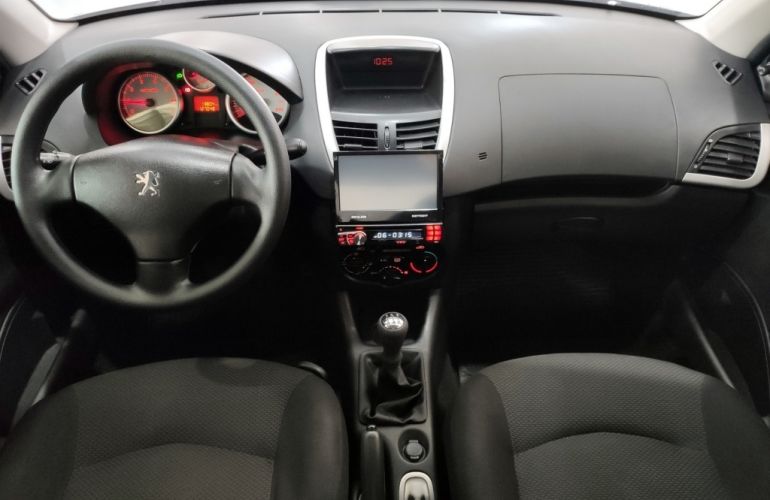 Peugeot 207 Hatch Active 1.4 (Flex) - Foto #9