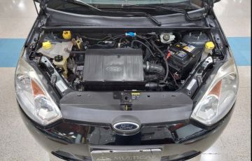 Ford Fiesta 1.6 MPi Class Hatch 8v - Foto #4