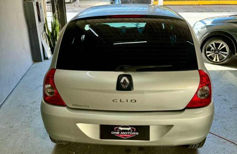 Renault Clio 1.0 16V (flex) 2p - Foto #2