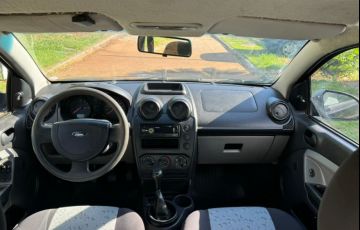 Ford Fiesta 1.6 MPi Hatch 8v - Foto #9