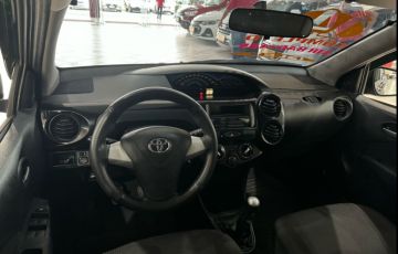Toyota Etios 1.3 X 16v - Foto #10