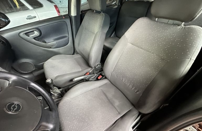 Chevrolet Corsa Hatch Premium 1.4 (Flex) - Foto #8