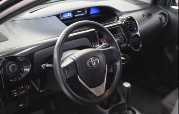 Toyota Etios 1.3 X 16v - Foto #4
