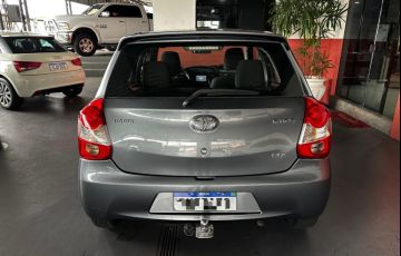Toyota Etios 1.3 X 16v - Foto #5