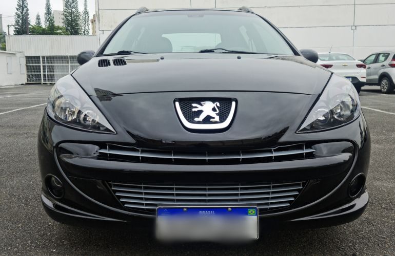 Peugeot 207 SW XR S 1.4 8V (flex) - Foto #1