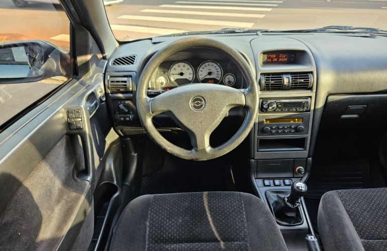 Chevrolet Astra Hatch Advantage 2.0 (Flex) - Foto #4