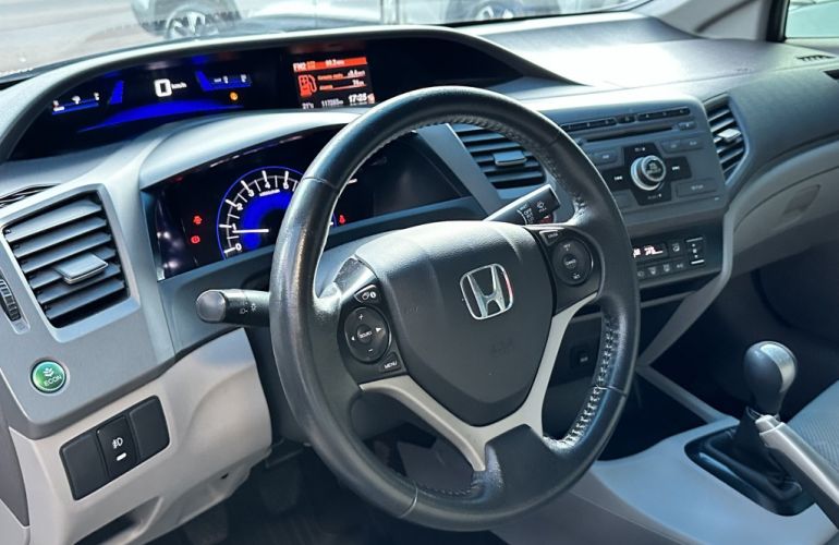 Honda Civic LXS 1.8 i-VTEC (Flex) - Foto #6