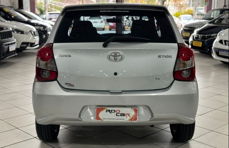 Toyota Etios 1.5 X Plus 16v - Foto #5