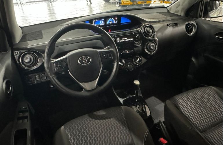 Toyota Etios 1.5 X Plus 16v - Foto #9