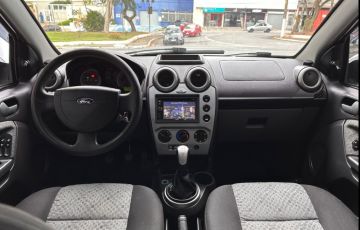 Ford Fiesta 1.6 SE Hatch 16v - Foto #10