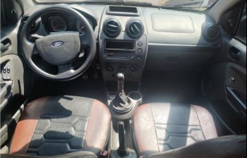 Ford Fiesta 1.6 MPi Class Sedan 8V Flex 4p Manual - Foto #7
