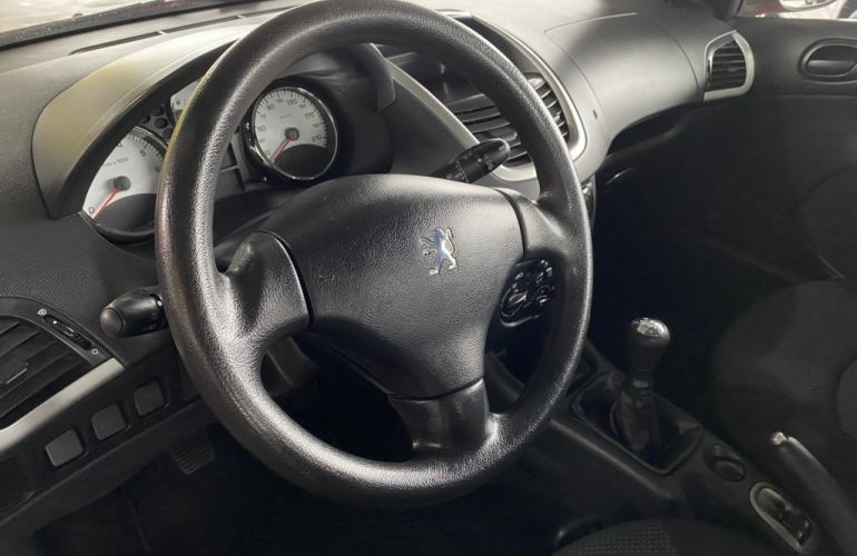 Peugeot 207 Hatch XR 1.4 8V (flex) 2p - Foto #5