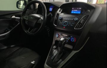 Ford Focus Hatch SE 2.0 16V PowerShift - Foto #10