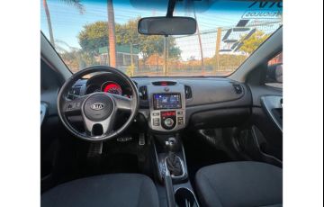 Kia Cerato 1.6 E.221 Sedan 16V Gasolina 4p Automático - Foto #2