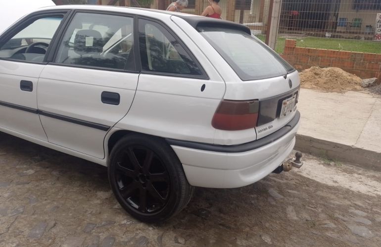 Chevrolet Astra Hatch GLS 2.0 MPFi - Foto #1